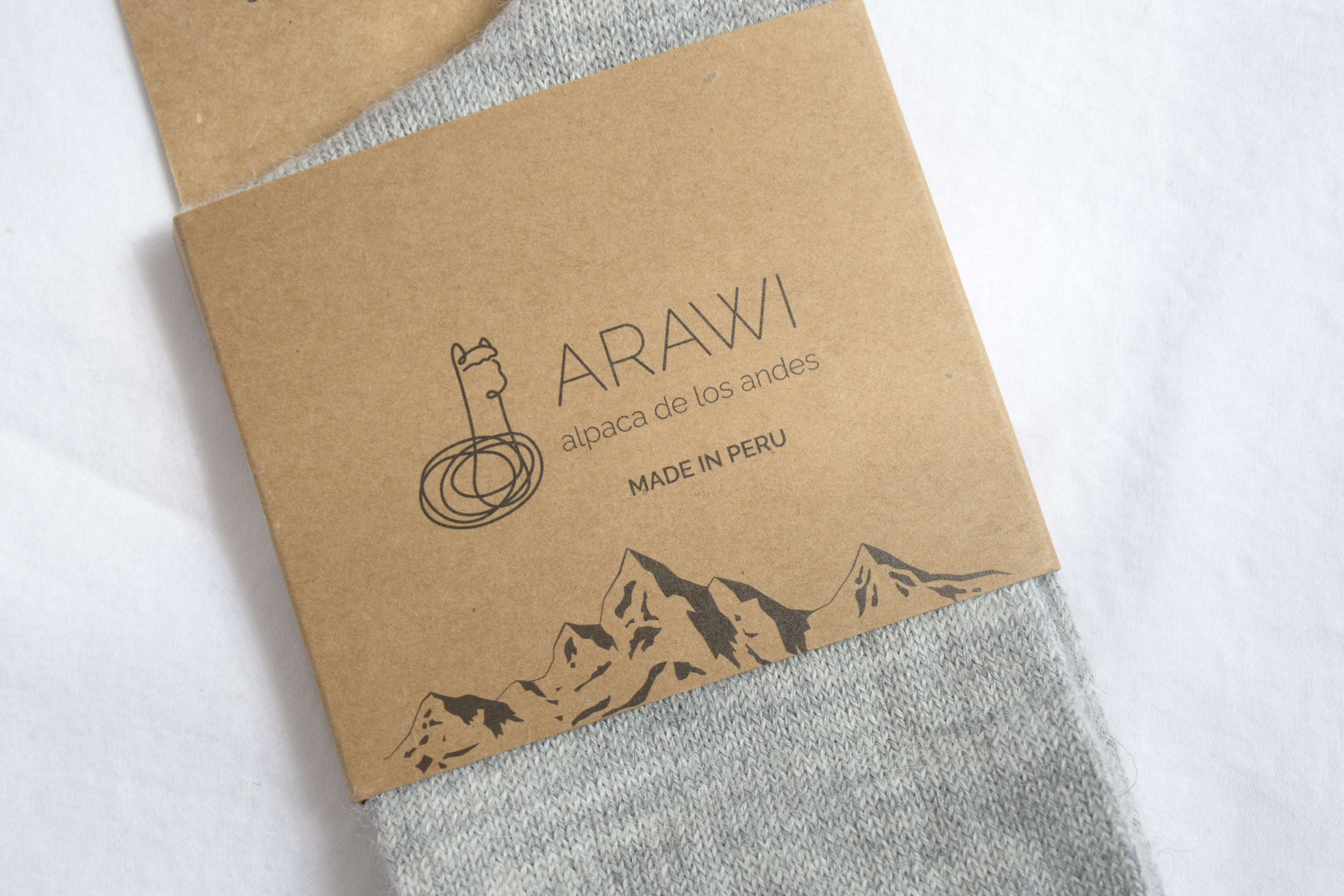 Peruvian_alpaca_light_gray_socks_label