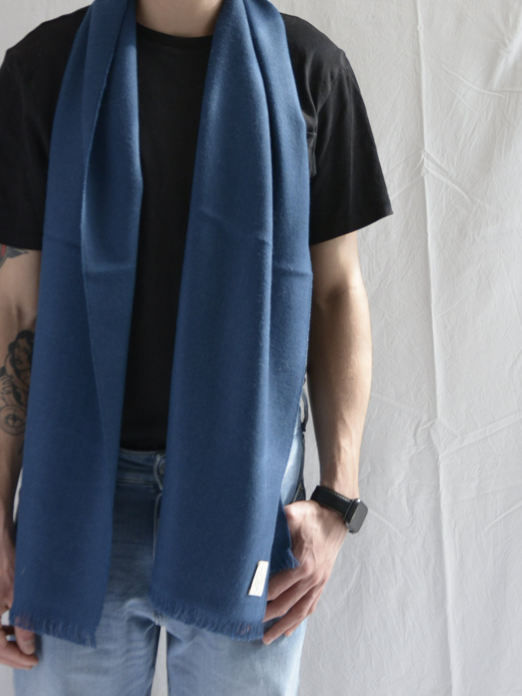 Man_wearing_brown_hat_and_blue_scarf_in_Peru