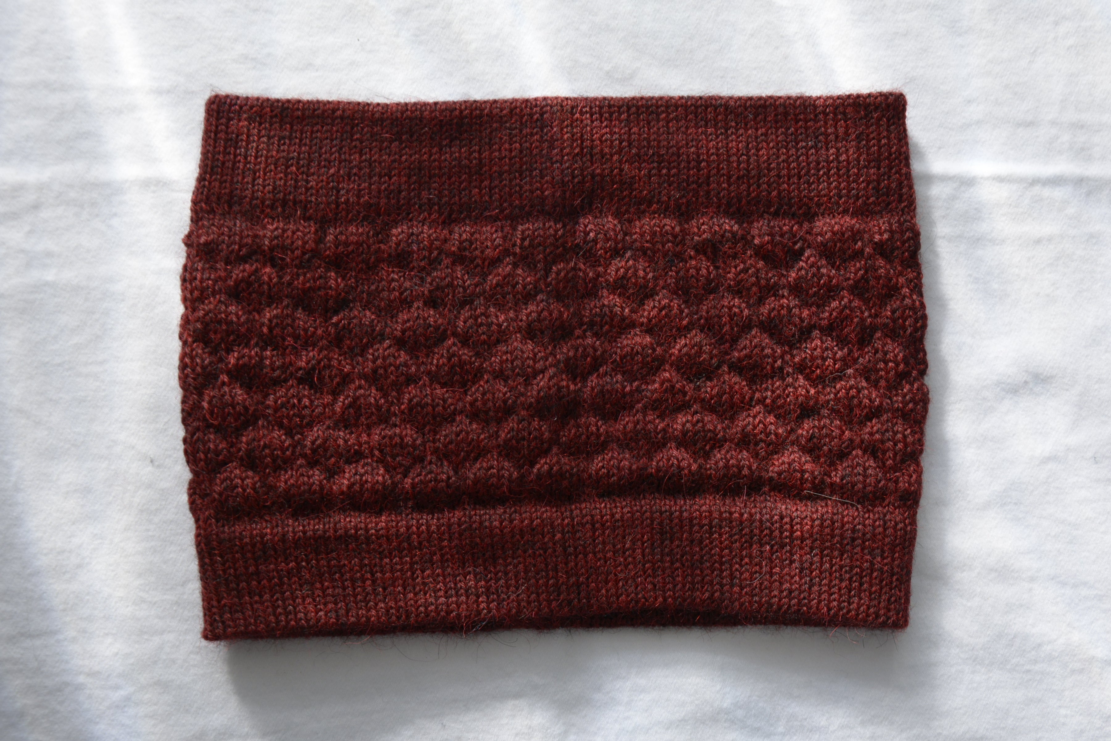 Head_band_honeycomb_pattern_brick_red_alpaca_wool