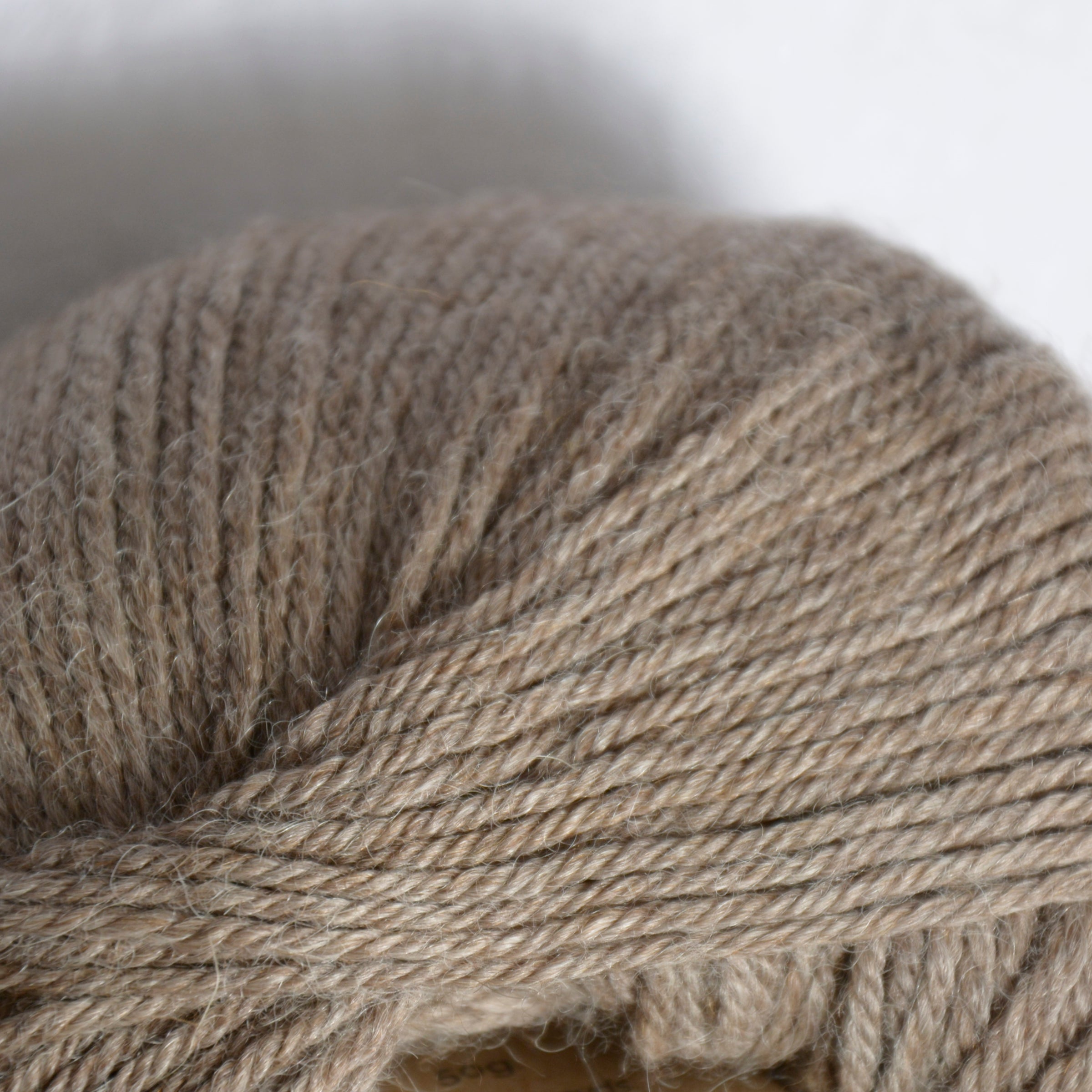 Wool_of_ baby_peruvian_alpaca_yarn_coffee_colored