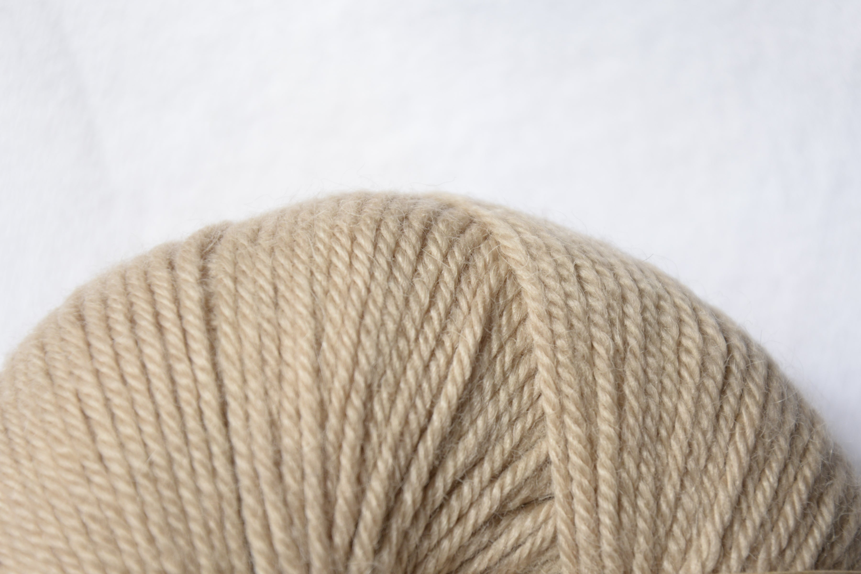 Wool_of_ baby_peruvian_alpaca_yarn_cream_colored