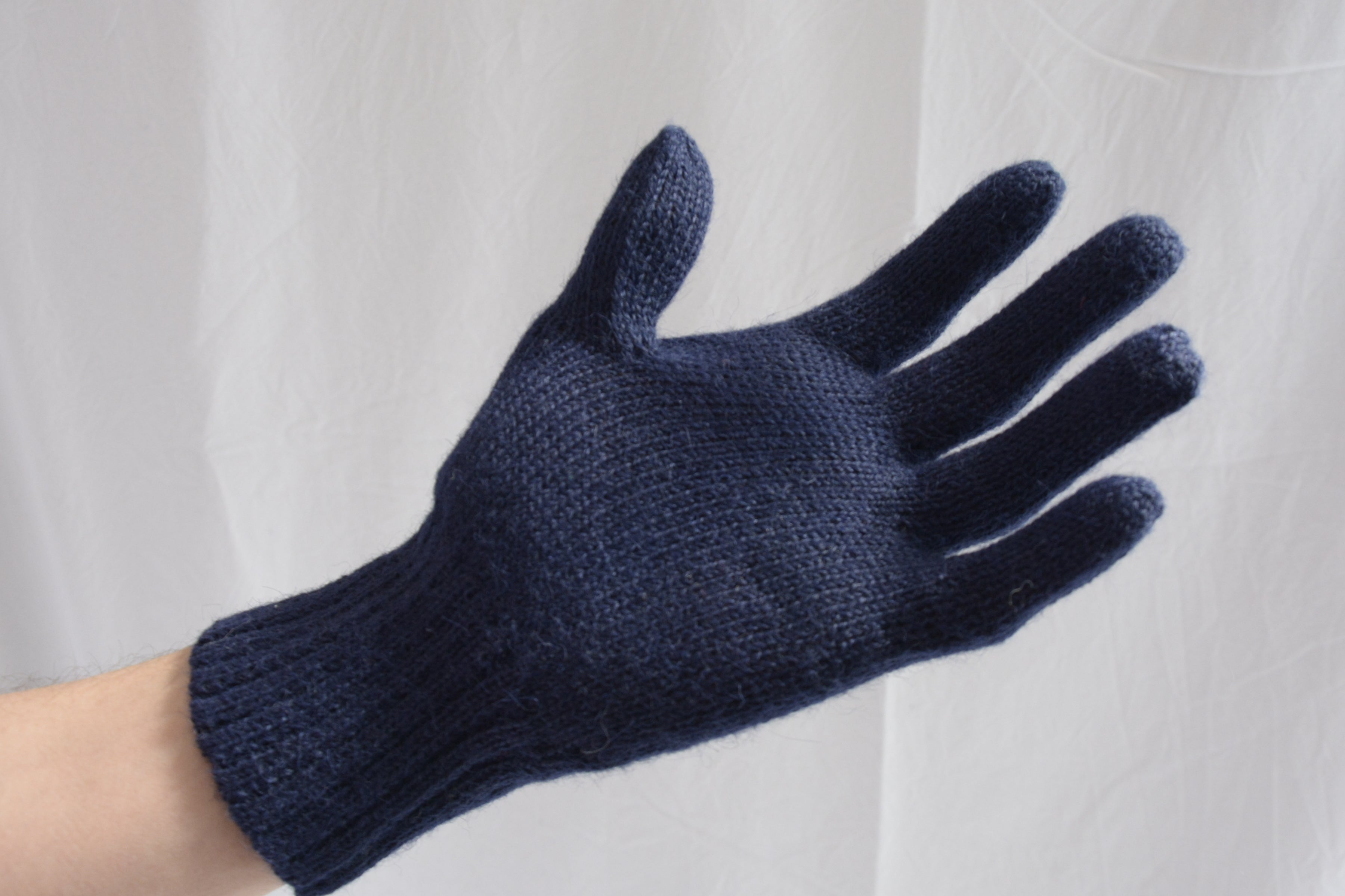 Open_hand_alpaca_wool_steel_blue_glove