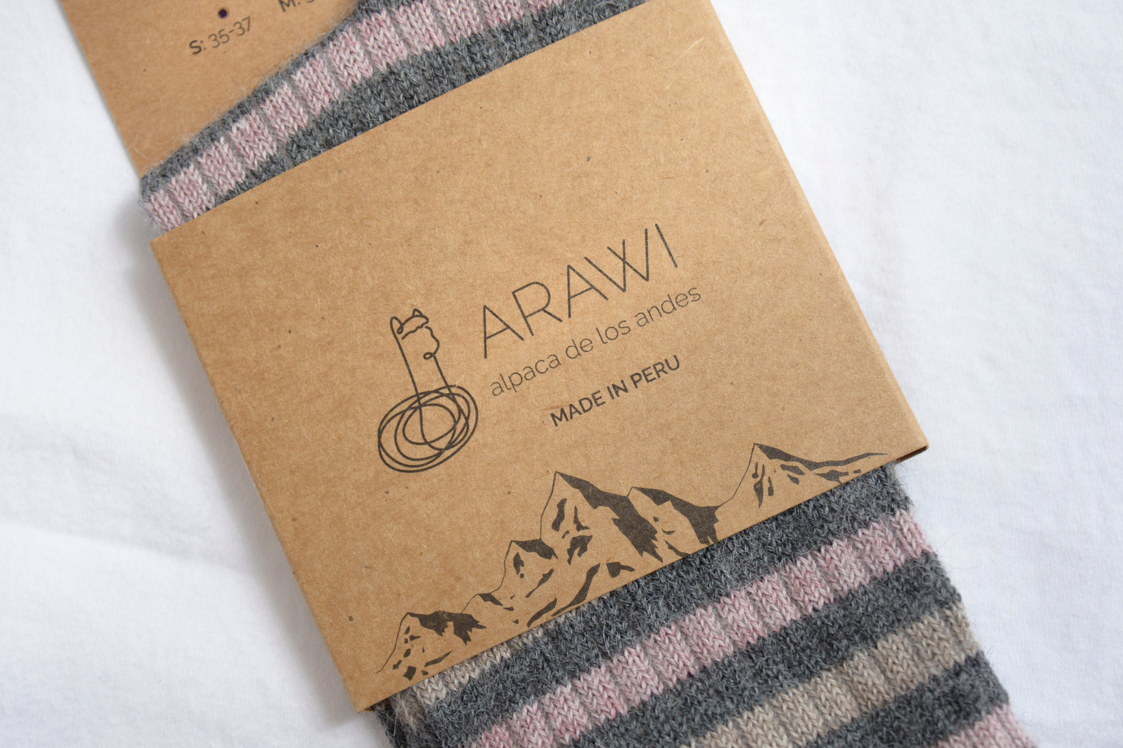 Peruvian_alpaca_beige_violet_gray_socks_label