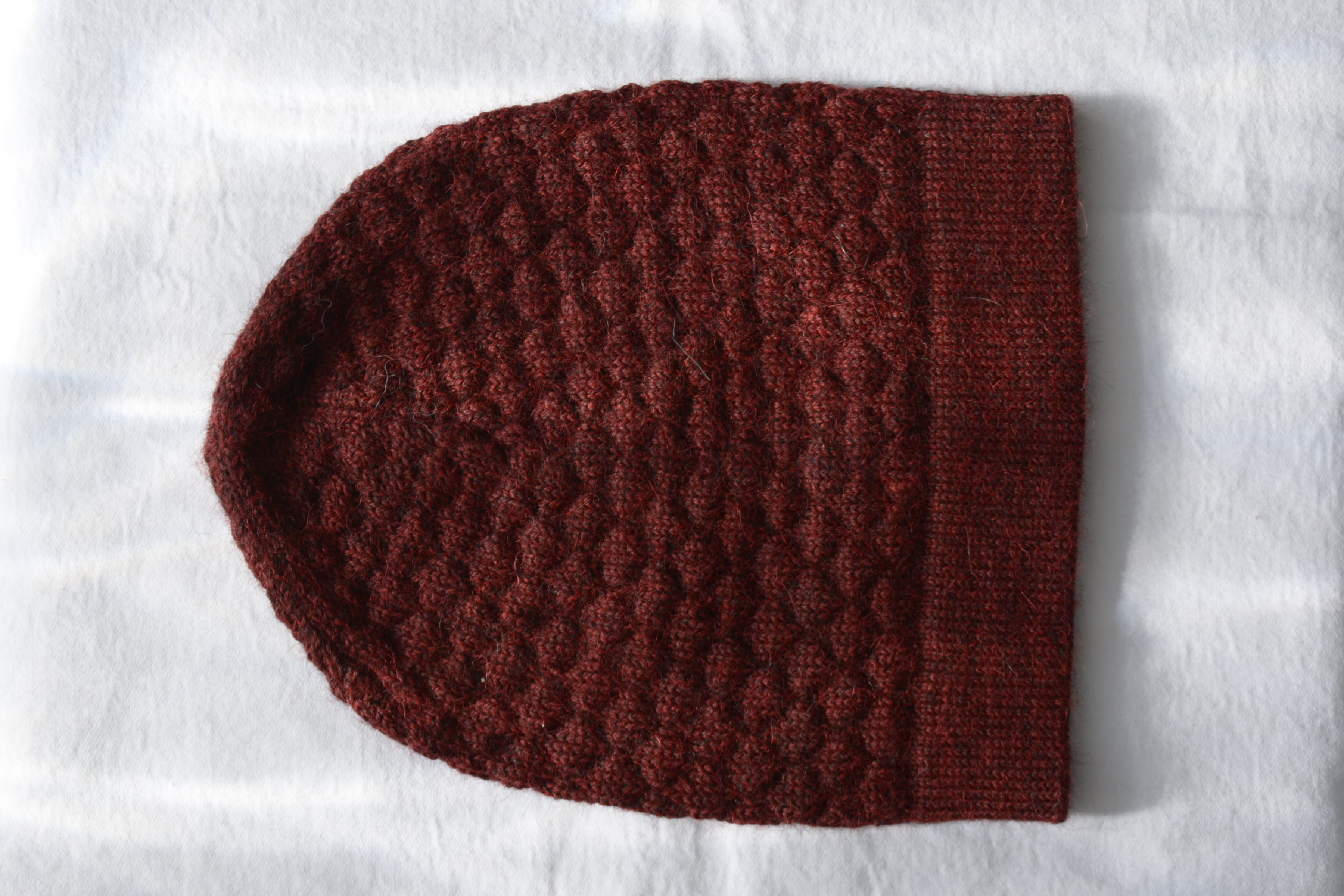 Honeycomb_pattern_fancy_brick_red_beanie_alpaca_peruvian_wool