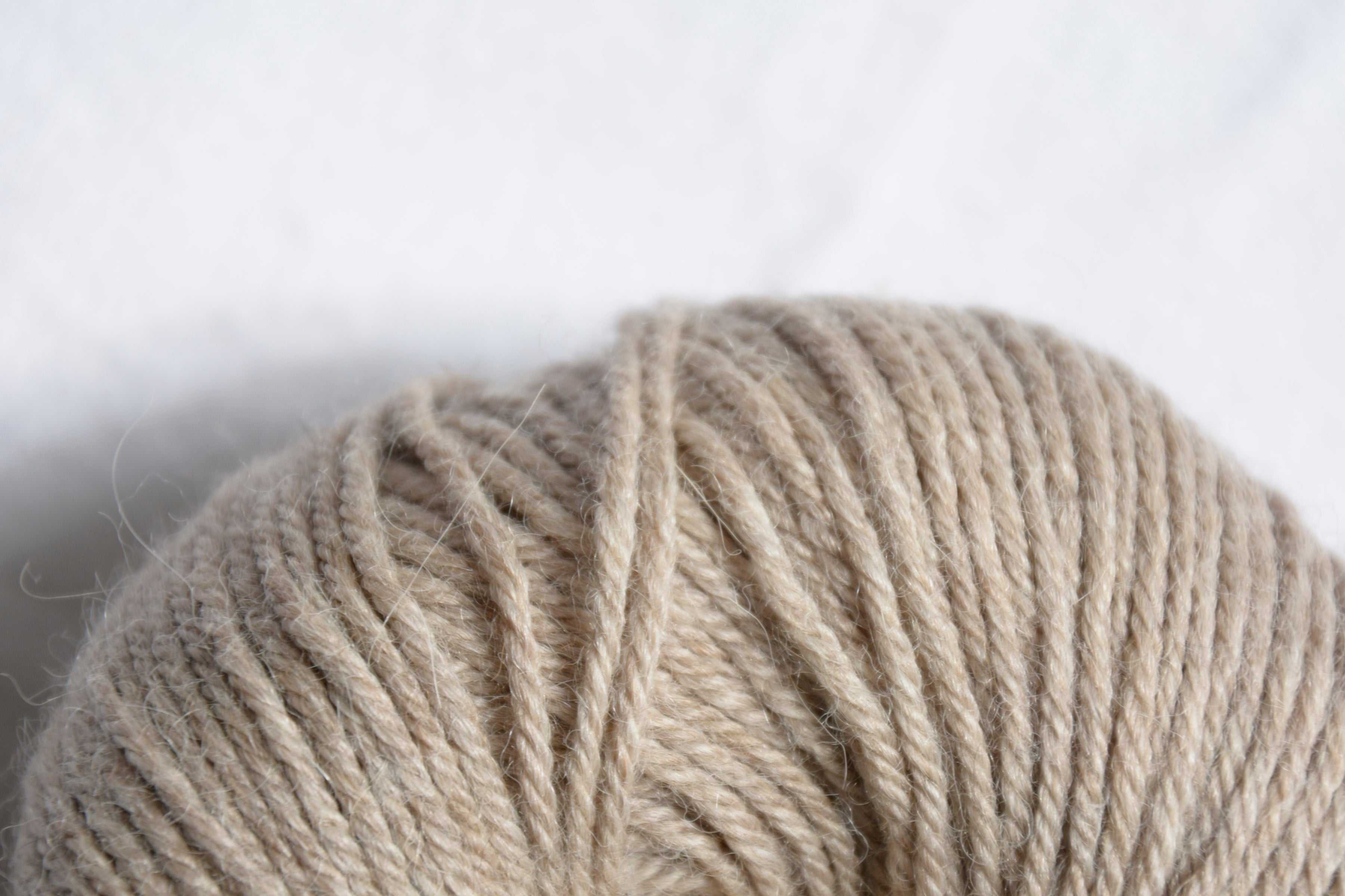 Wool_of_ baby_peruvian_alpaca_yarn_beige_colored