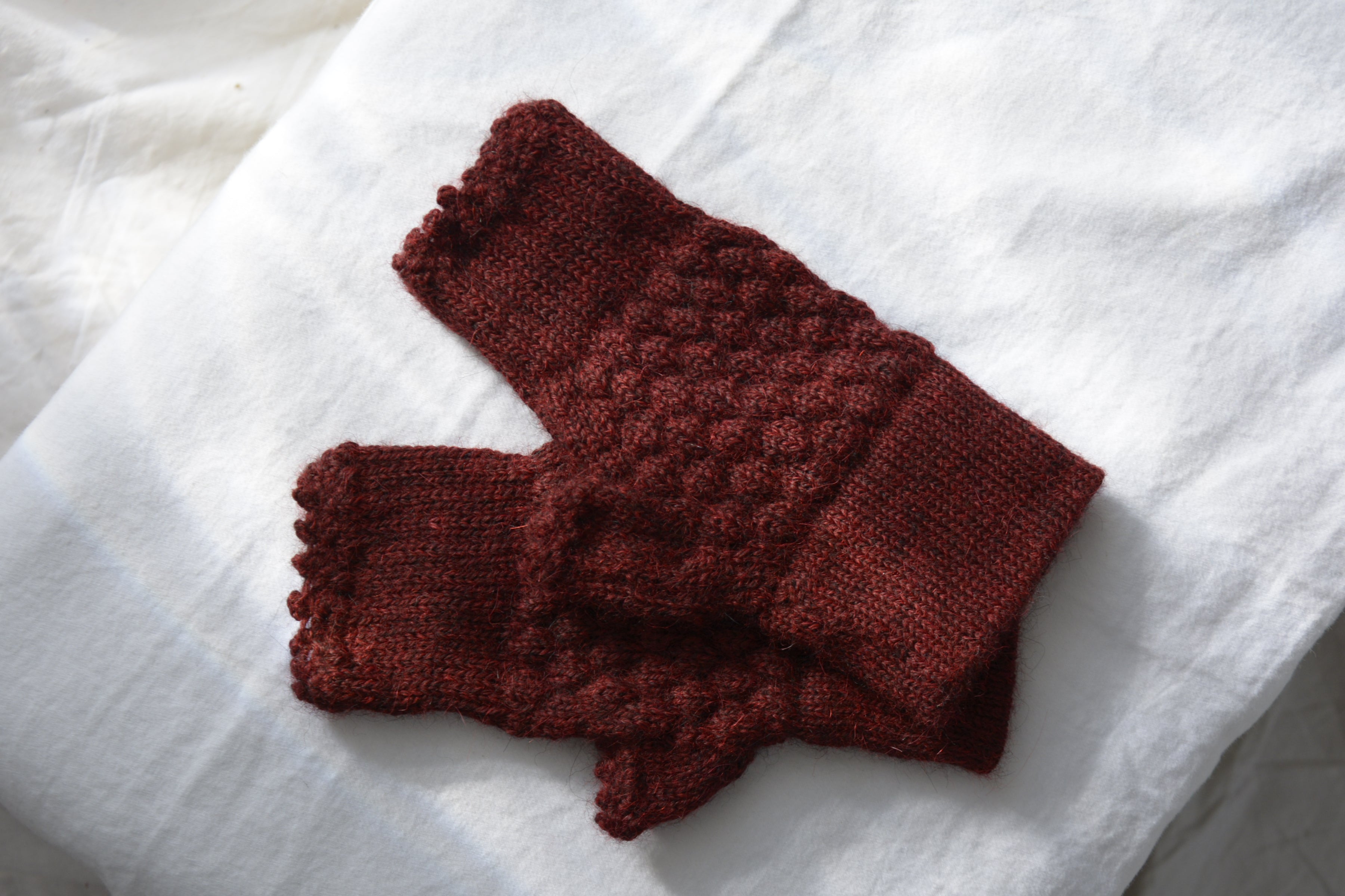 Mittens_honeycomb_pattern_alpaca_wool_brick_red