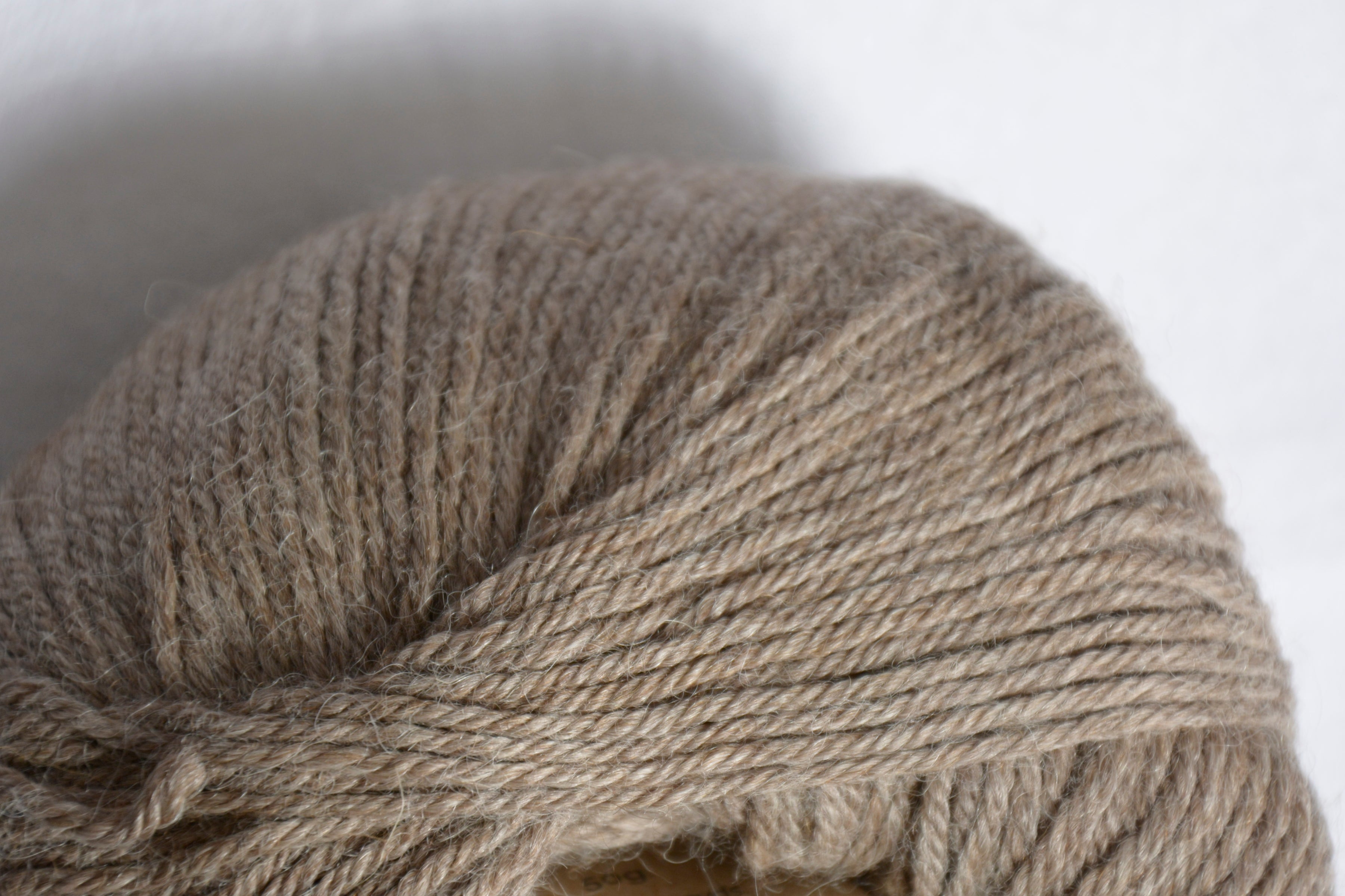 Wool_of_ baby_peruvian_alpaca_yarn_coffee_colored