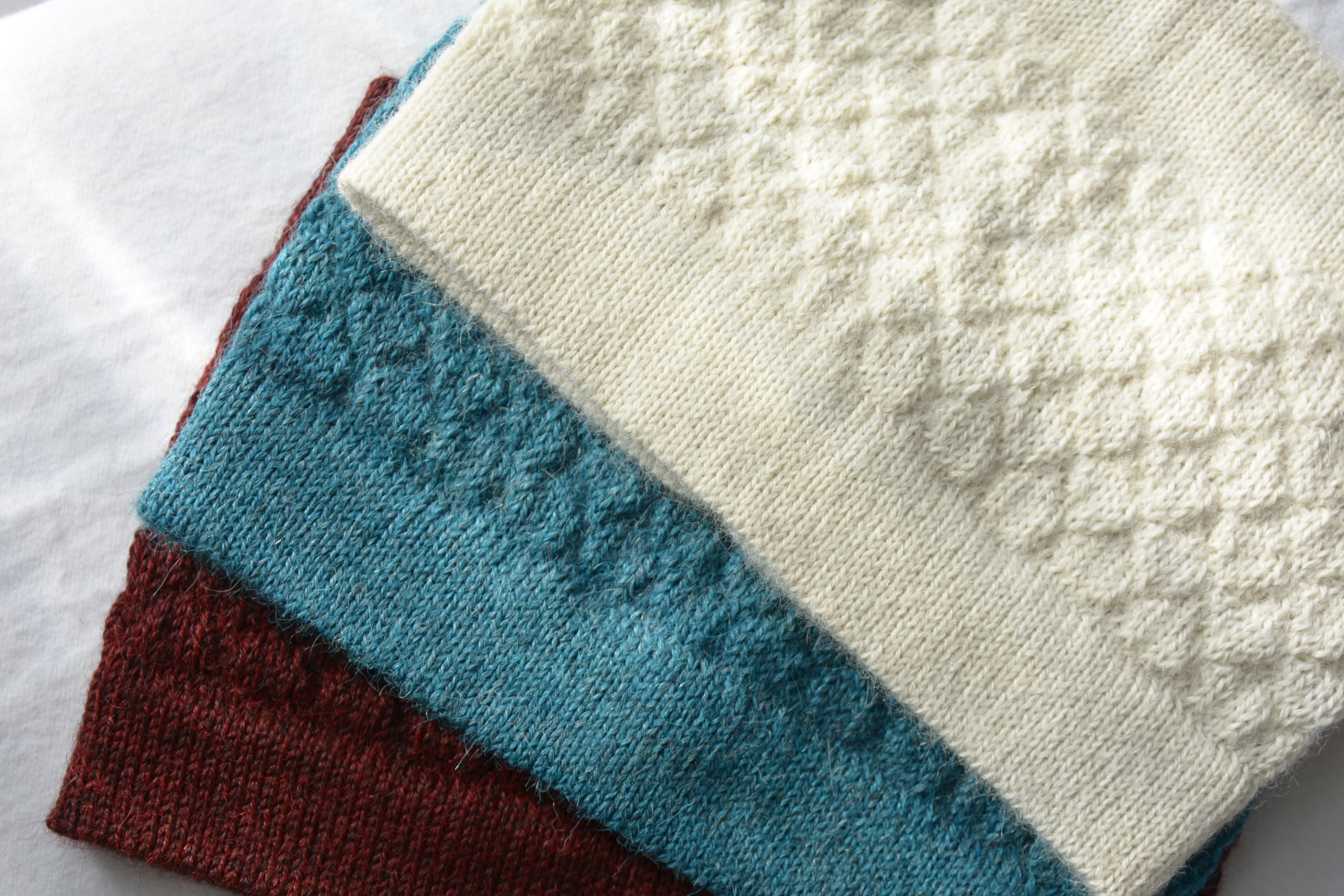 Head_band_honeycomb_pattern_peruvian_alpaca_wool_ white_aqua_blue_brick_red