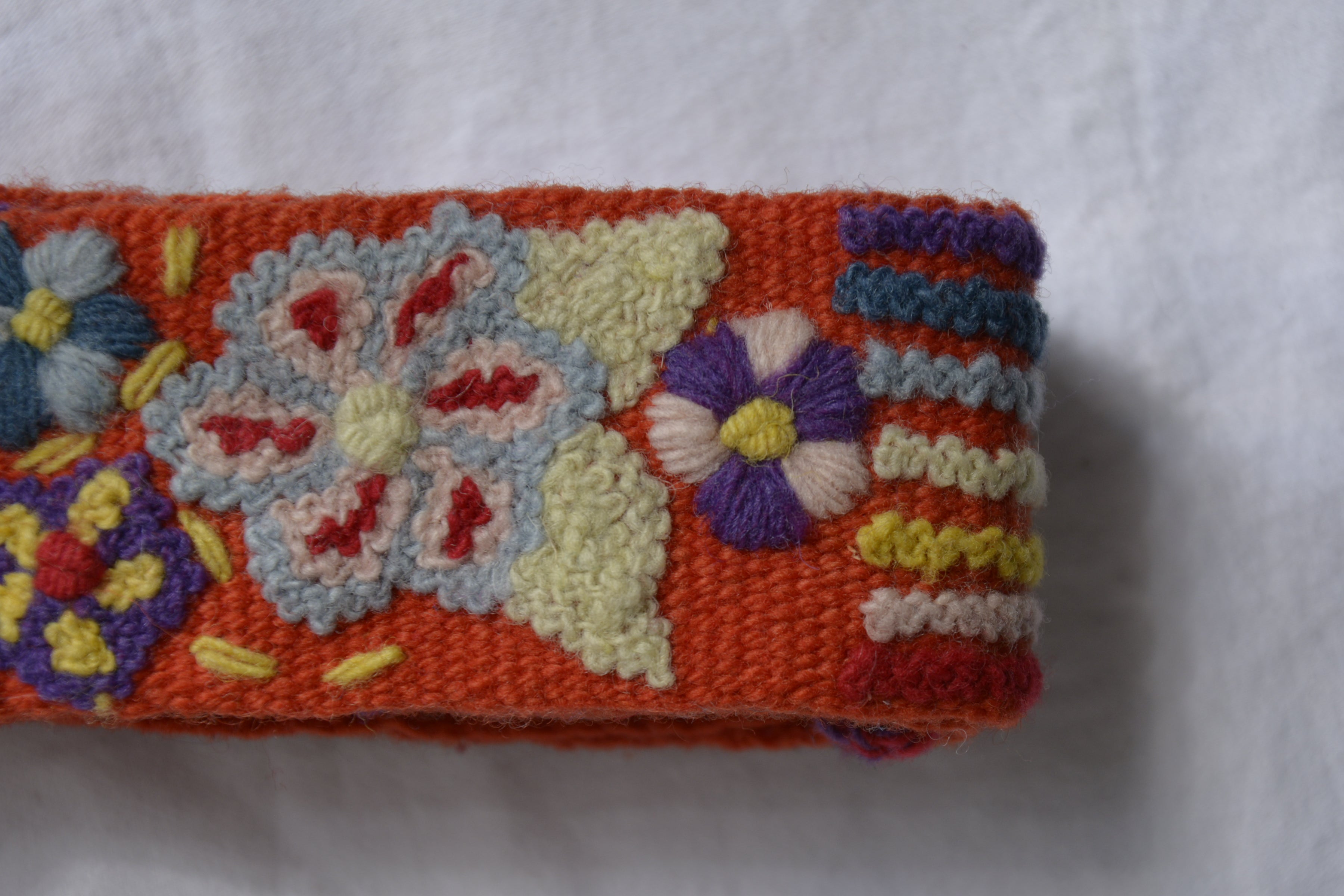 Alpaca_wool_clothing_striped_colored_belt_pattern