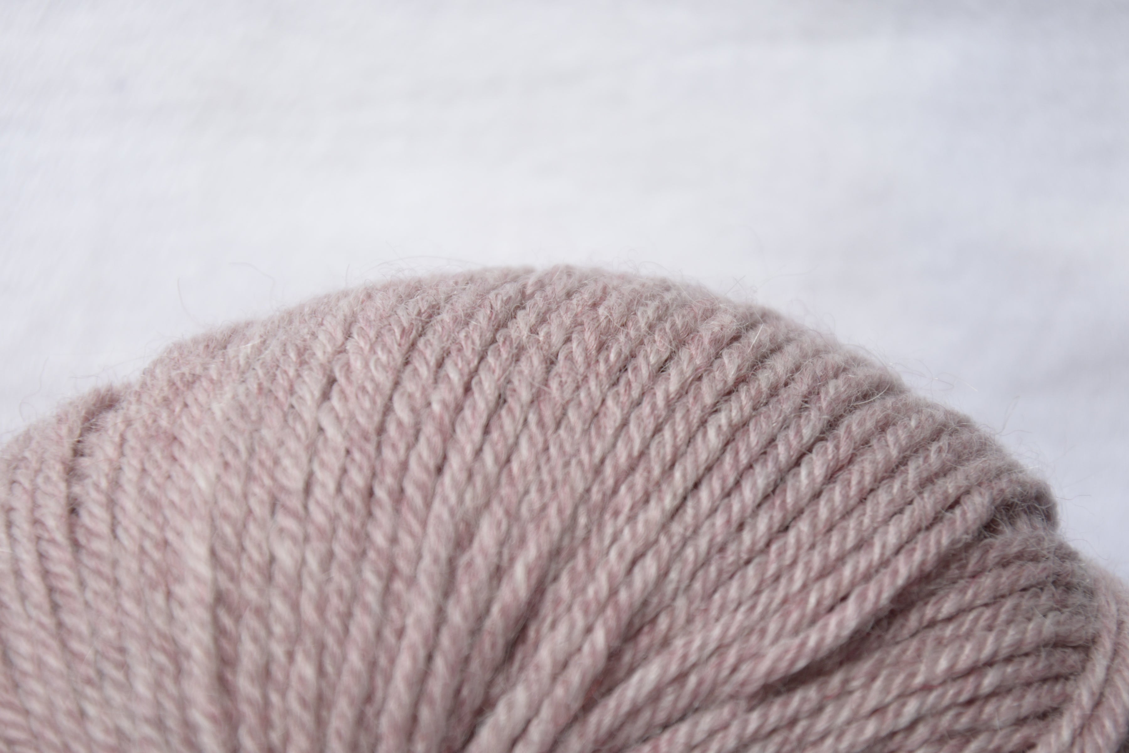 Wool_of_ baby_peruvian_alpaca_yarn_violet_colored